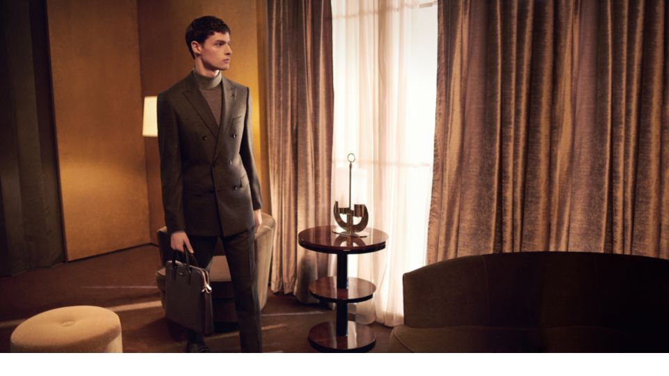 兼具舒适度和简洁的剪裁外观，时刻为不同场合得体着装，实用性细节为您在这场旅程中精彩呈现