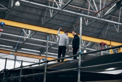 Behind-the-scenes images of HUGO BOSS boat construction