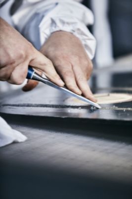 Behind-the-scenes images of HUGO BOSS boat construction