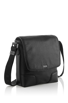 Find stylish and trendy bags for men from HUGO BOSS!