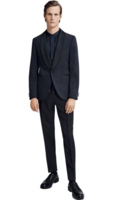 Dunkelblaues Sakko, Hemd und schwarze Hose f&uuml;r Herren von BOSS