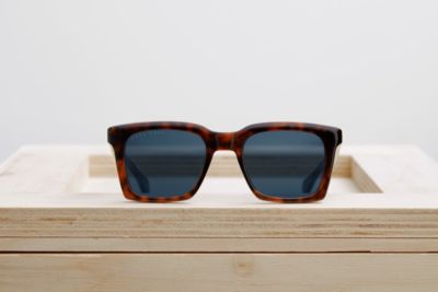 hugo boss tortoiseshell glasses