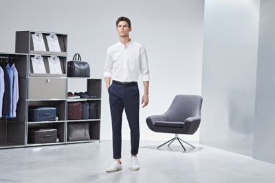 navy blue chinos with white shirt