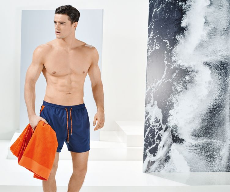 Discover trendy and hip swimwear for men from HUGO BOSS!