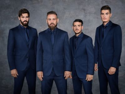 Fu&szlig;ballspieler von A.S&nbsp;Roma in Outfits von BOSS