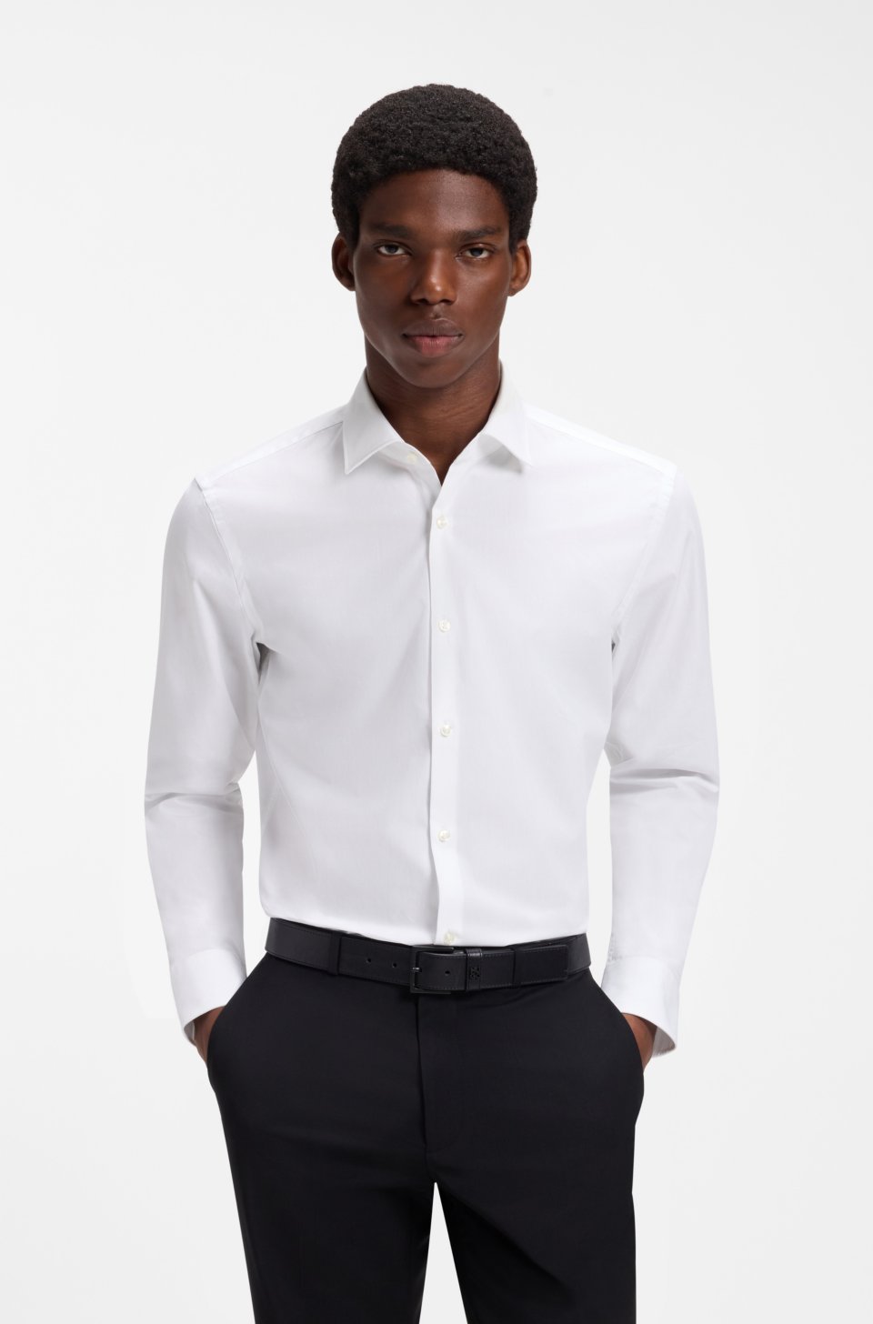Slim-fit shirt in easy-iron cotton poplin