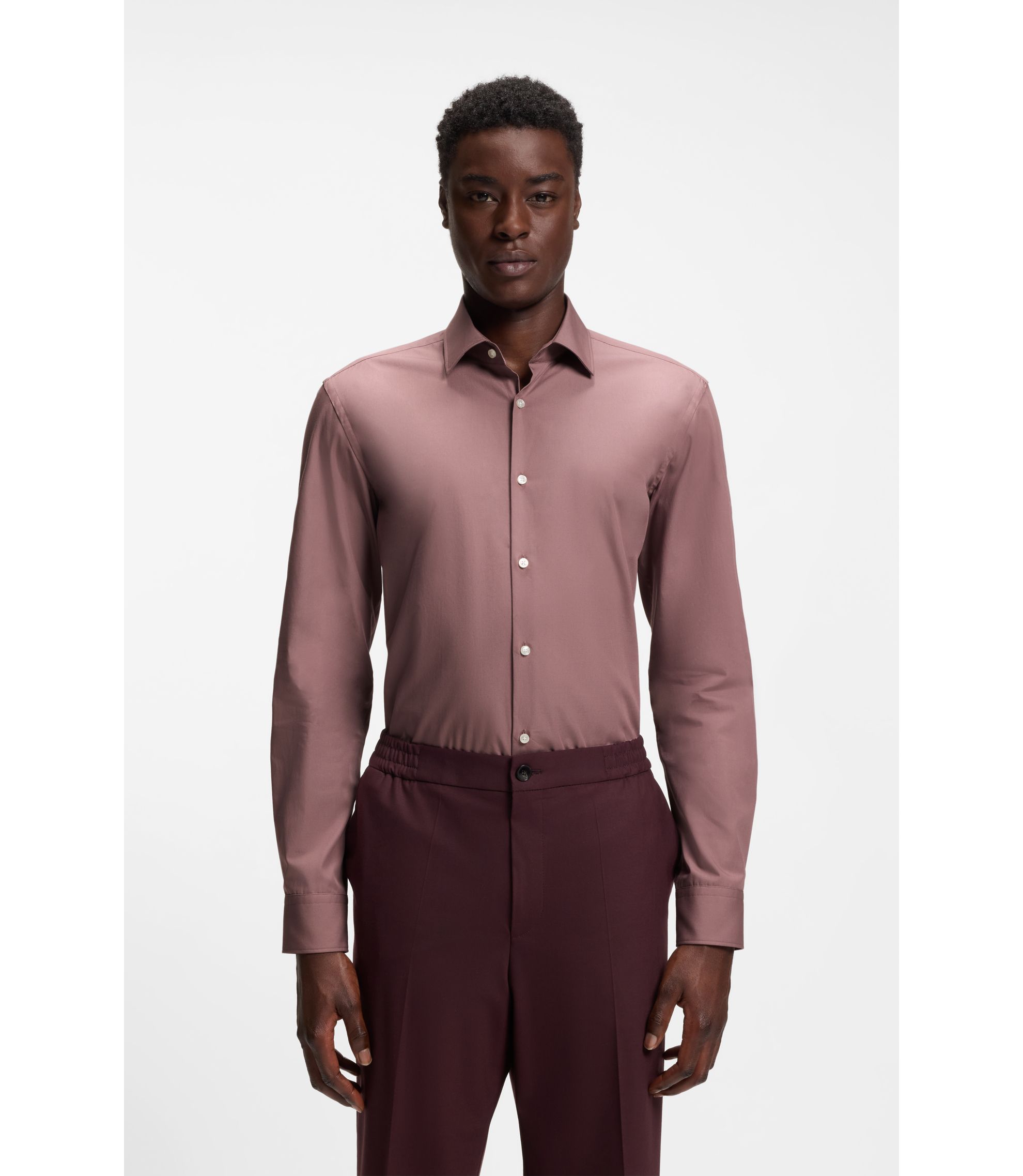 Slim-Fit Hemd aus bügelleichter Baumwoll-Popeline