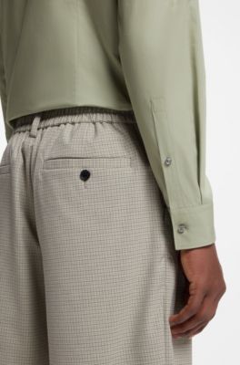 Slim-fit skjorta i l&auml;tt strykbar bomullspoplin, Ljusgr&ouml;n