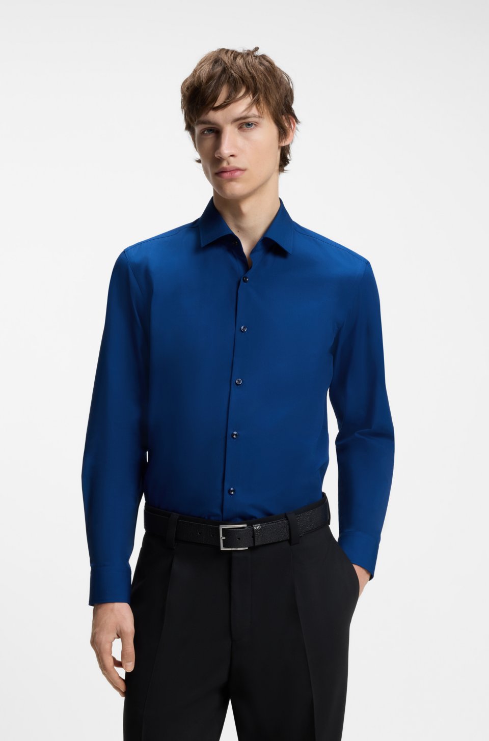 Slim-fit shirt in easy-iron cotton poplin