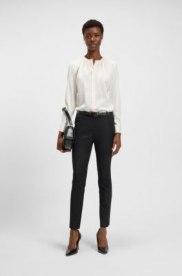Slim-Fit Hose in Cropped-L&auml;nge mit Rei&szlig;verschluss am Saum, Schwarz