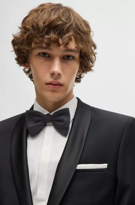 Pocket square in fine silk twill