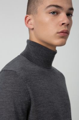 Turtle-neck sweater in a Merino wool blend