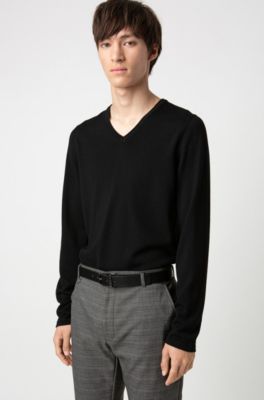 Slim-fit V-neck sweater in Merino wool