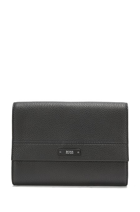 Washbag in soft grained leather, Black