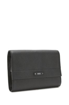 Washbag in soft grained leather, Black