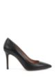 Pointed-toe court shoes in Italian leather, Black