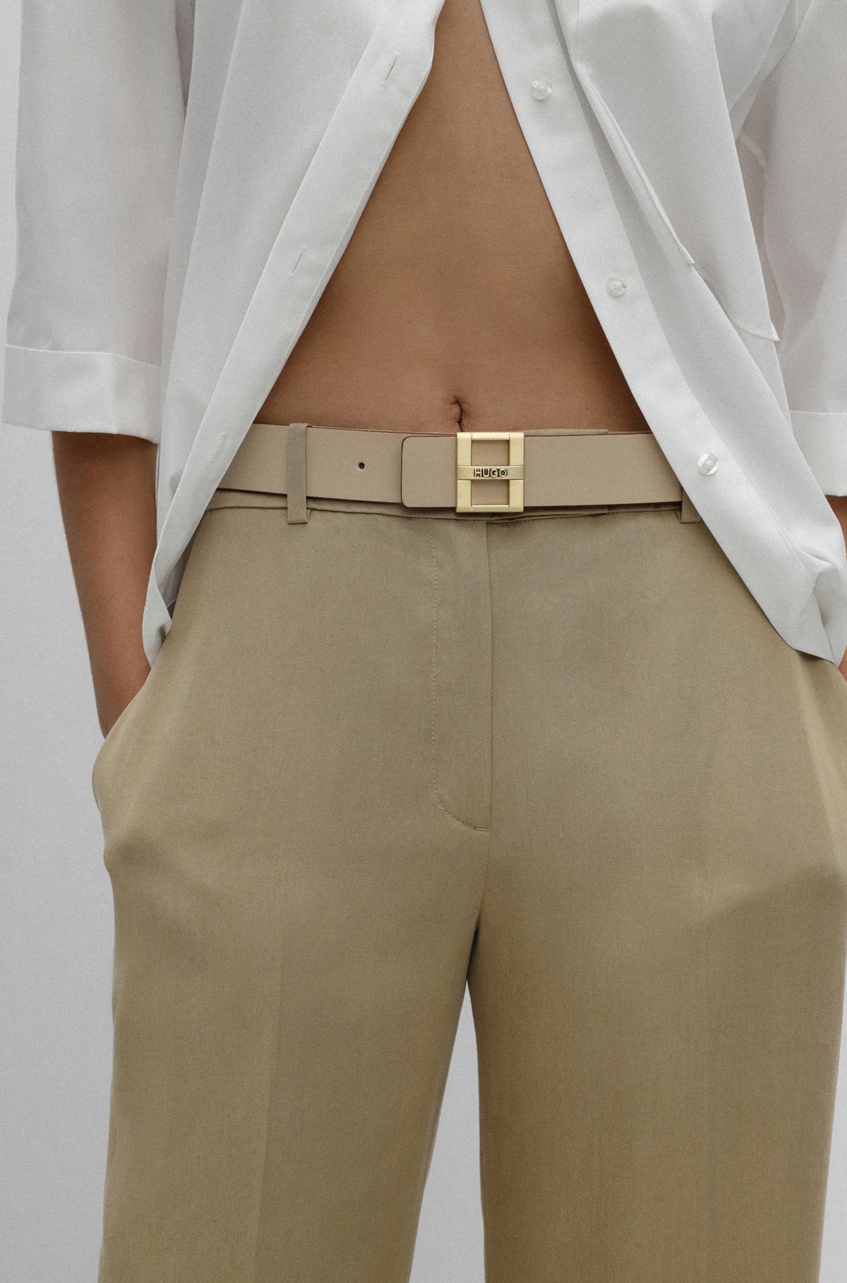 Smooth-leather reversible belt with branded pin closure, Light Beige