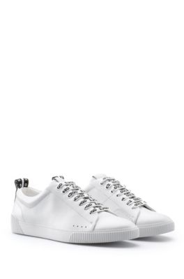 Ledersneakers mit Logo-Schnürsenkeln