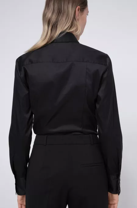 Slim-fit blouse in easy-iron poplin