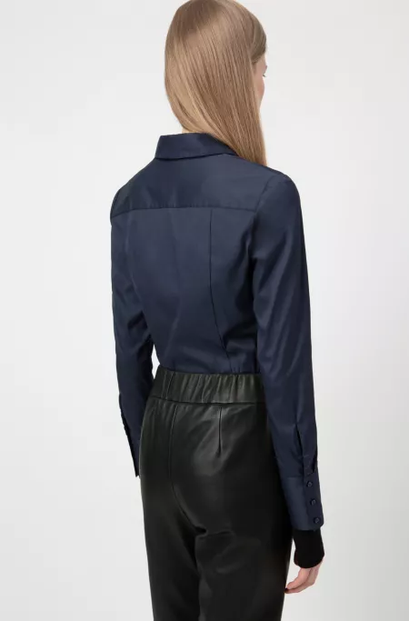 Slim-fit blouse in easy-iron poplin