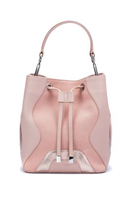 Drawstring-close bucket bag in leather 