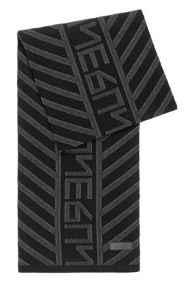 Écharpe en maille jacquard avec logo de la nouvelle saison