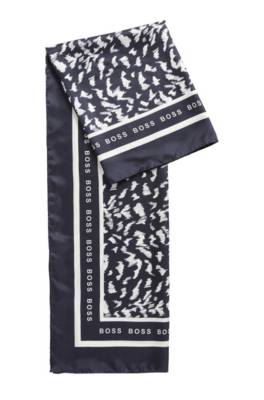 Foulard carré en pure soie à imprimé de la collection