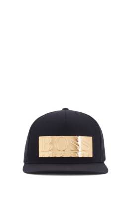 Casquette en édition limitée avec plaquette logo plaqué or