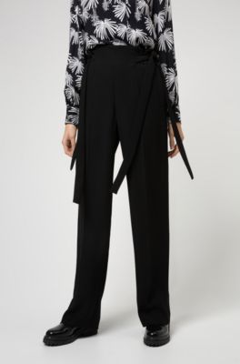 black relaxed trousers