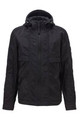 Veste légère déperlante à capuche ajustable