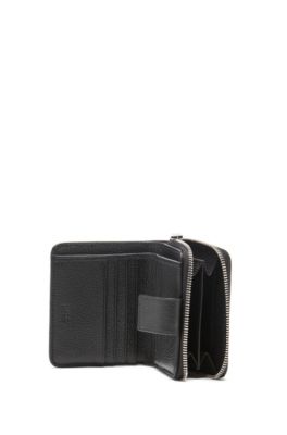 Zip-around wallet in grained leather 