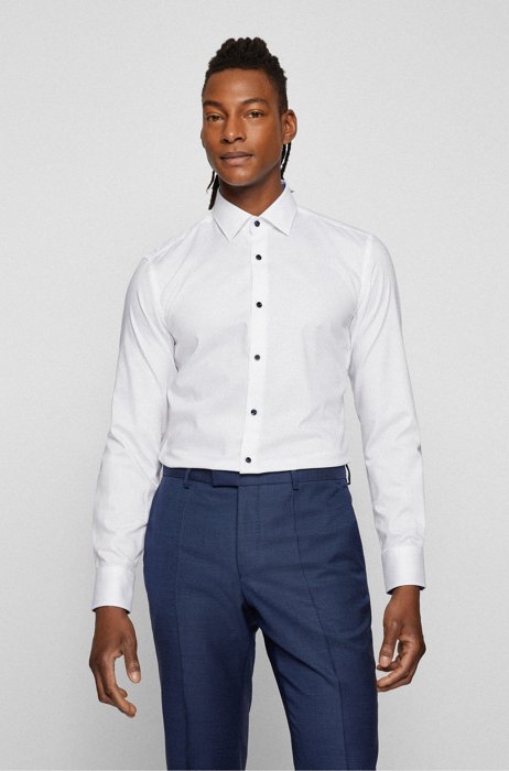 Slim-Fit Hemd aus bügelleichtem Baumwoll-Twill, Weiß