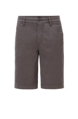 Short Tapered Fit en twill de coton stretch teint en pièce