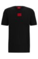 Regular-Fit T-Shirt aus Baumwolle mit rotem Logo-Etikett, Schwarz