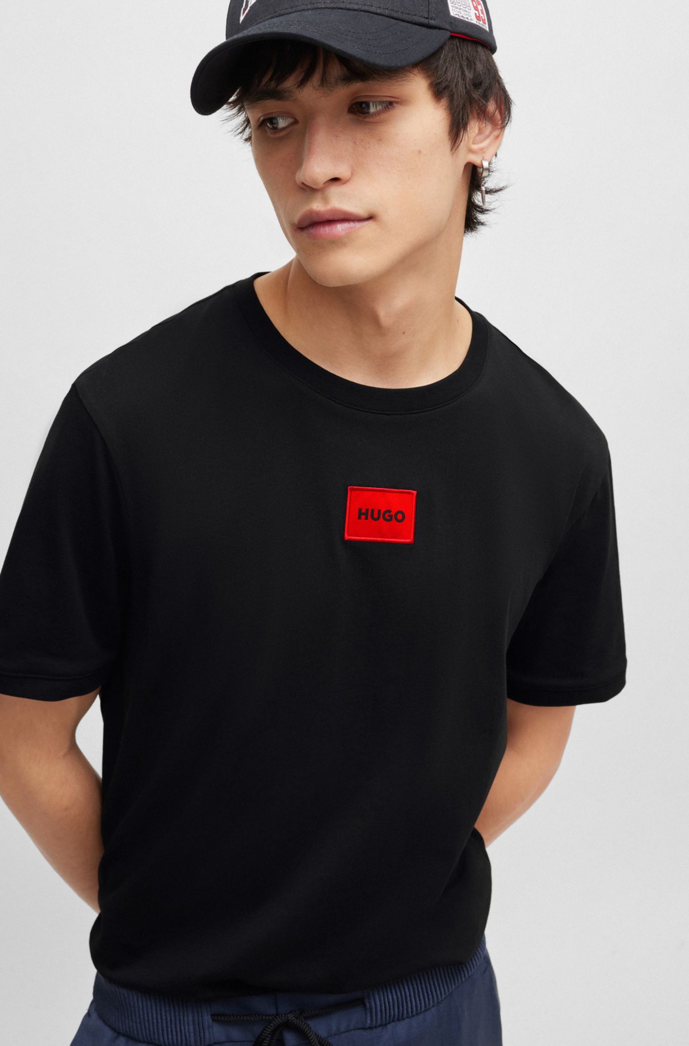 Hugo - Regular-Fit Cotton T-Shirt With Red Logo Label