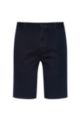 Shorts slim fit en tejido de gabardina de algodón elástico, Azul oscuro