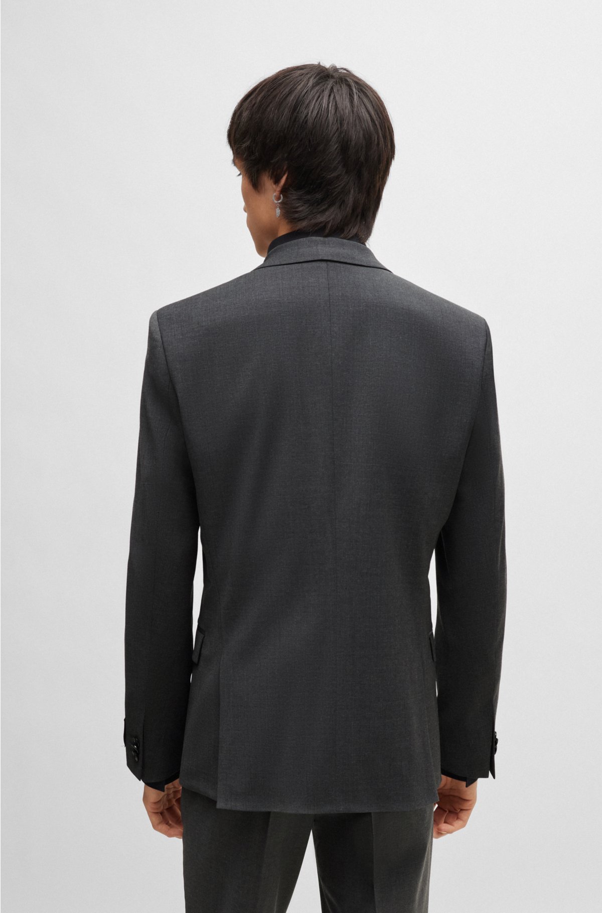 美品 ヒューゴボス パフォーマンス スーツ 56サイズ ブラック