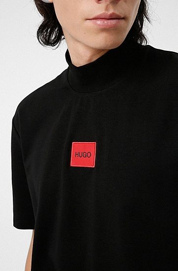 红色徽标标签弹力棉高领 T 恤,  001_Black