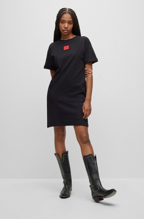 Vestido estilo camiseta de algodón interlock con etiqueta con logo roja, Negro