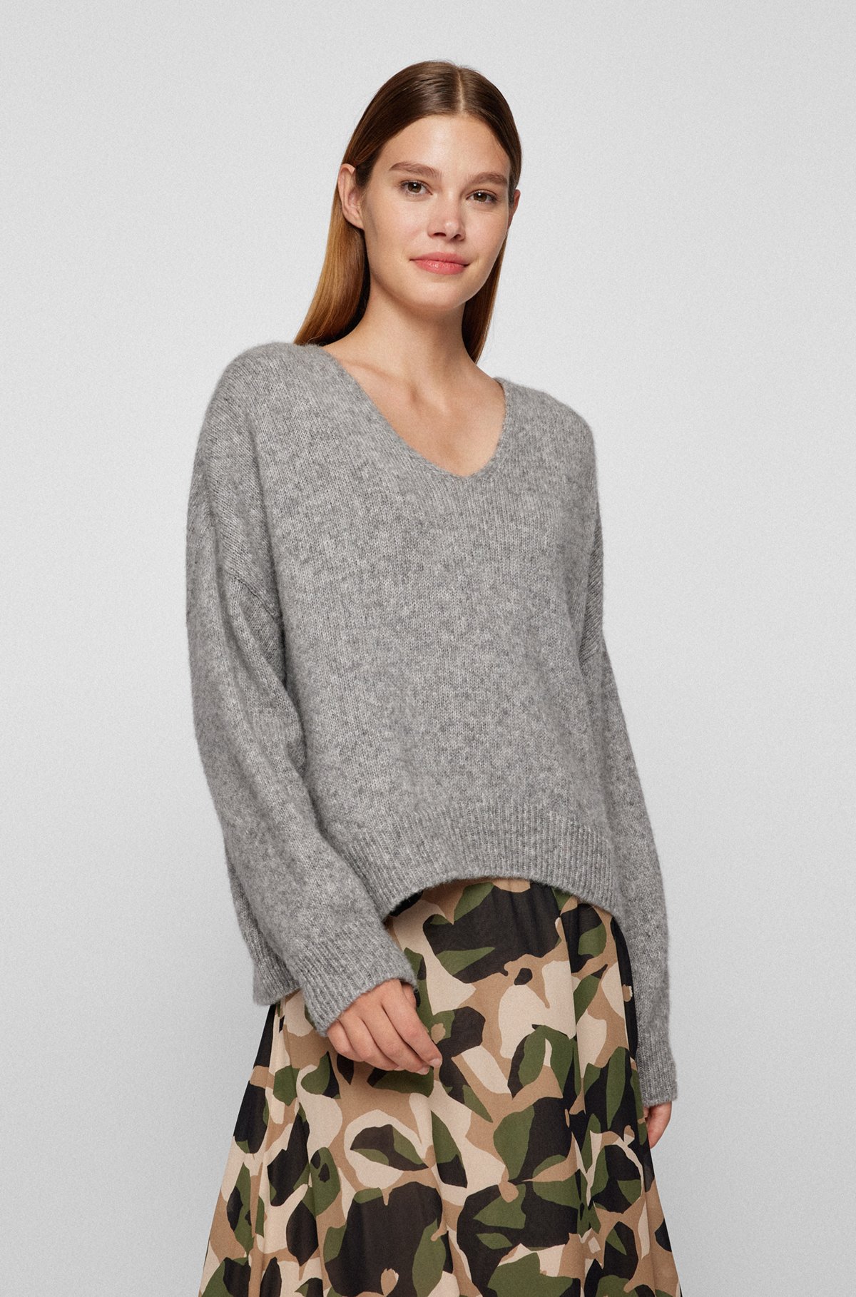 Relaxed-fit V-neck sweater with ribbed trims, Silver