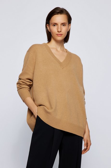 Relaxed-fit V-neck sweater in pure cashmere, Light Brown