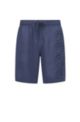 Bañador tipo shorts con logo en tejido reciclado de secado rápido, Azul oscuro