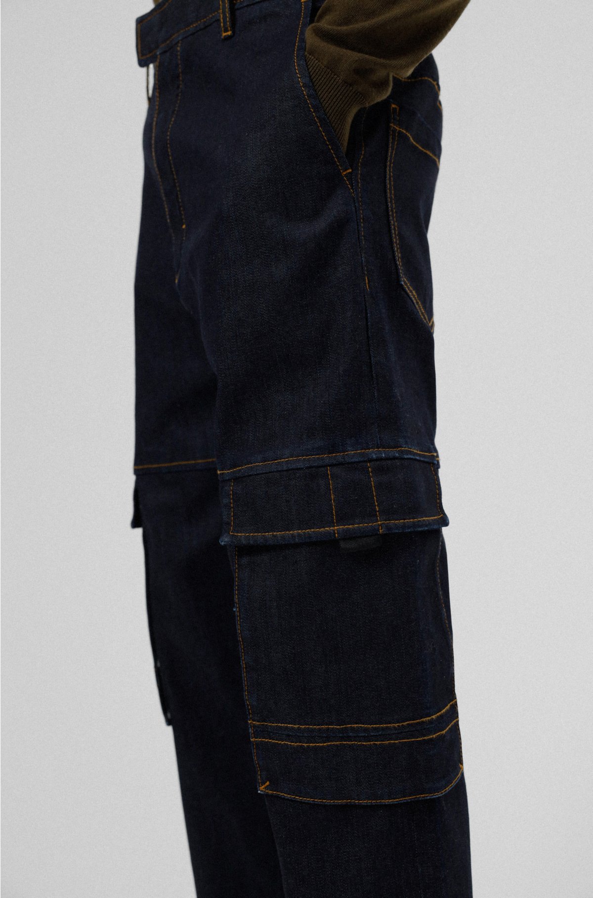 HUGO - Cargo-style relaxed-fit jeans in comfort-stretch denim
