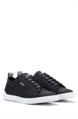 black pumps trainers