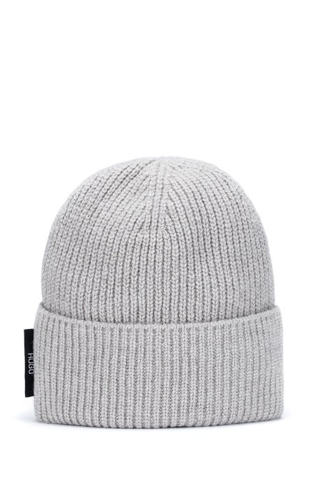 Ribbed beanie hat with vertical logo label, Grey