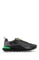 Sneakers stile runner in materiali misti con elementi fluorescenti, Nero