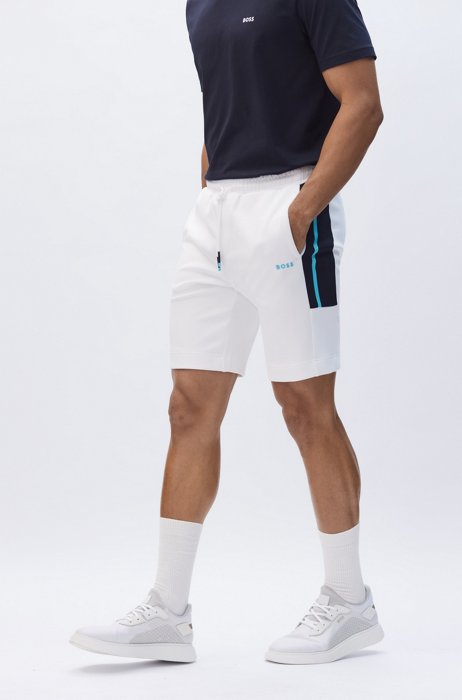 Shorts aus Baumwoll-Mix mit kontrastfarbenem Logo, Weiß