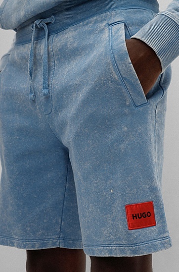 红色徽标标签饰粉染短裤,  421_Medium Blue