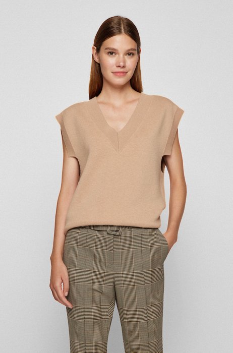Sleeveless knitted top with V neckline, Light Brown