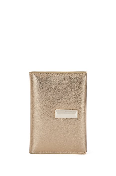 Card holder in gold-effect leather with signature hardware, Gold